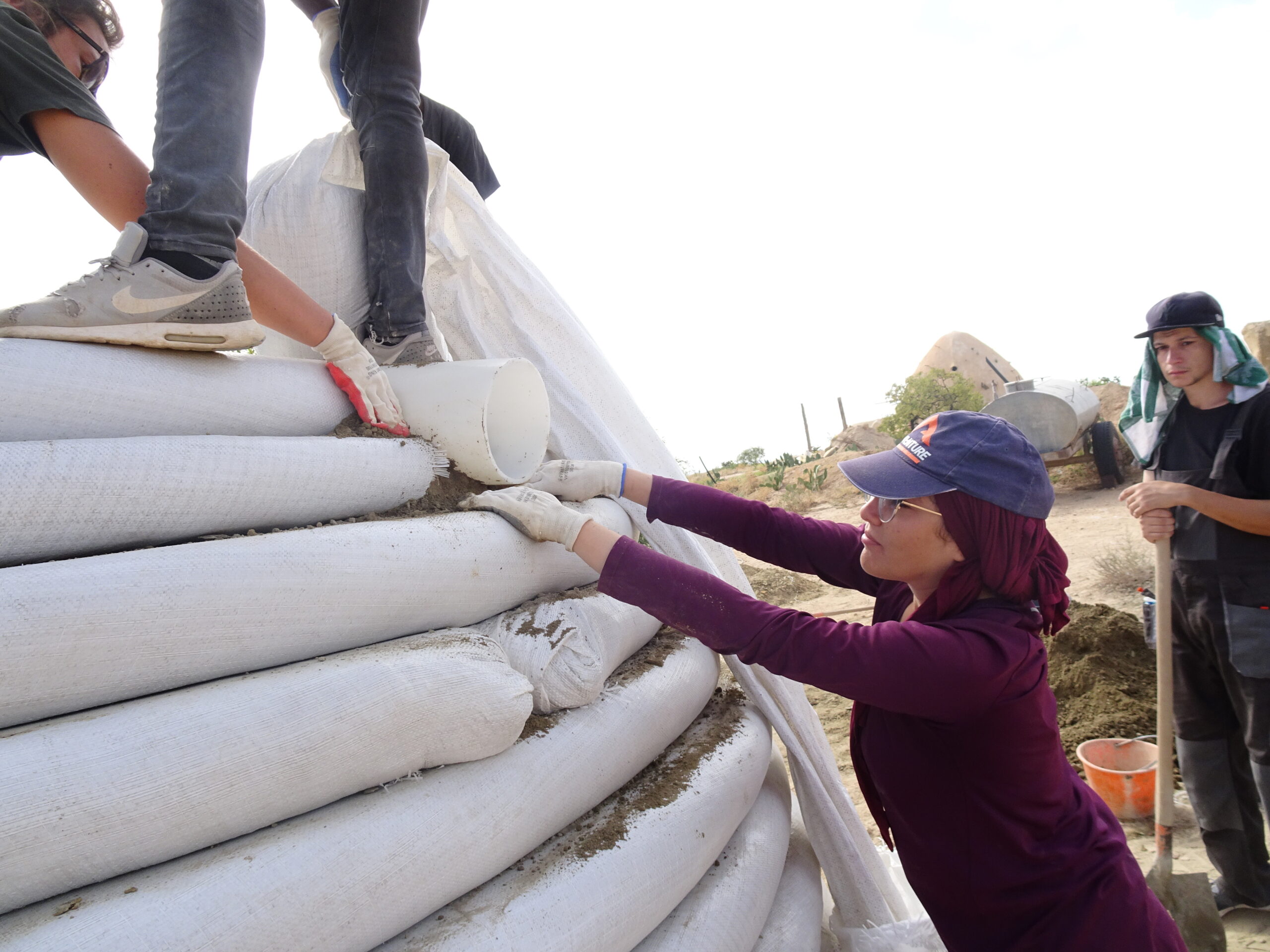 Satge superadobe écodôme 2024